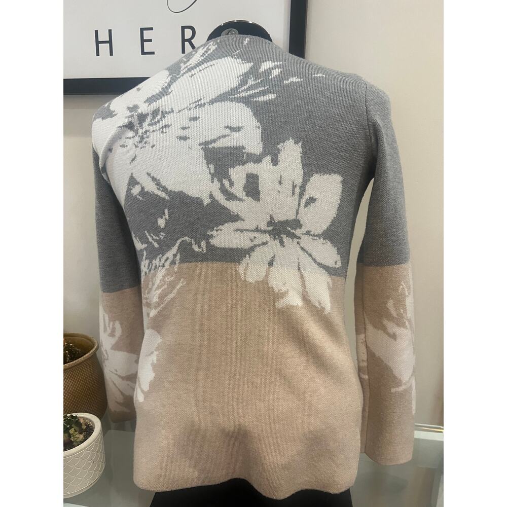 Calvin Klein Floral Sweater - Picture 2 of 6